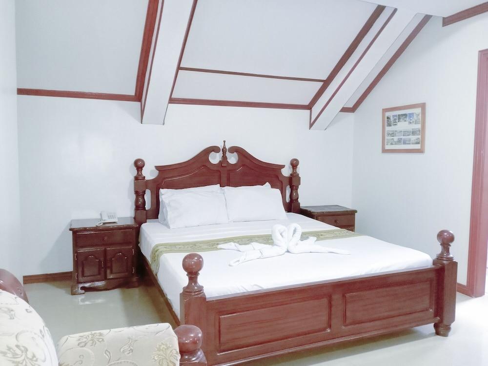 Palm Tree Resort and Restaurant