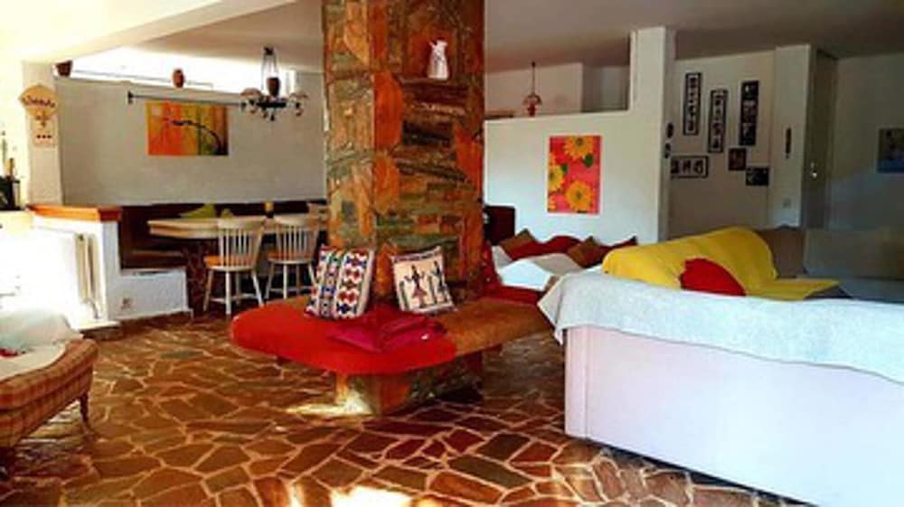 Remarkable 2-bed House in Varnavas