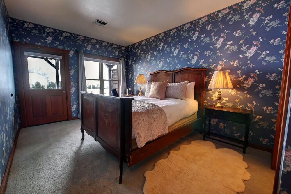 Casia Lodge and Ranch