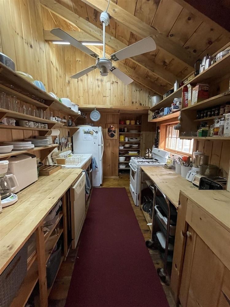 Mackinney Camp - Limit 8 4 Bedroom Cottage by RedAwning