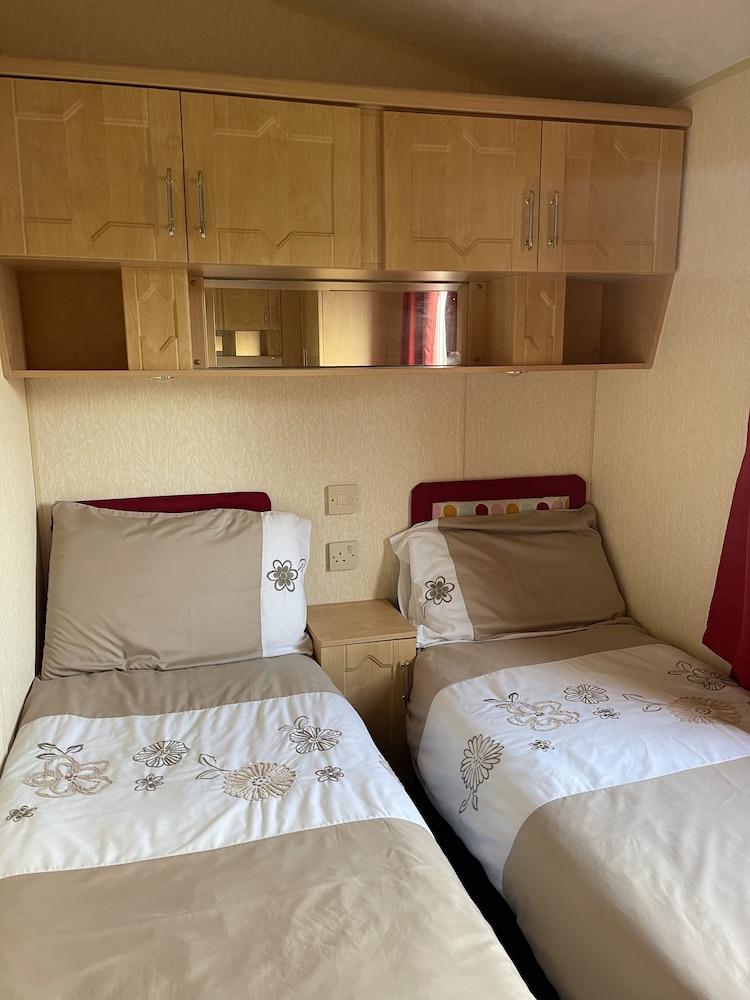 Immaculate 2-bed Static Caravan at Monrieth
