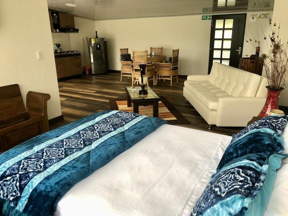 Captivating 4-bed Chalet Las Casitas en el Aire