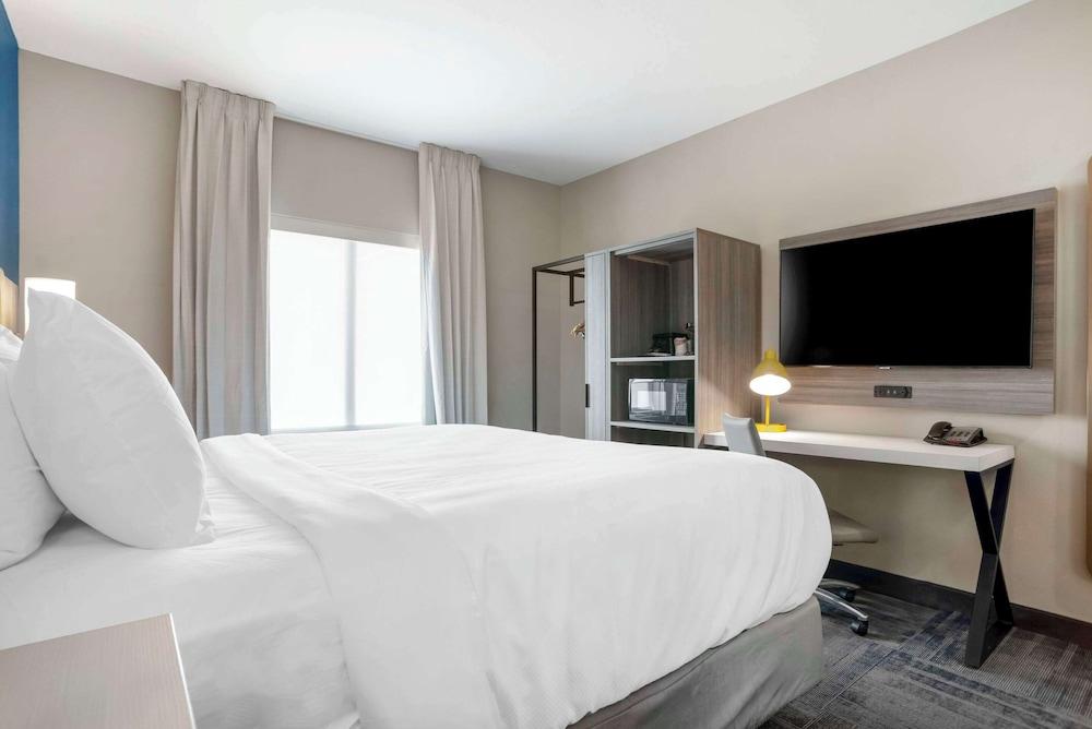 Comfort Inn & Suites Destin near Henderson Beach