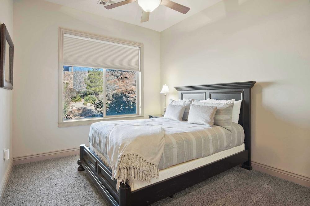 Sierra Sky Patio w/ Fireplace