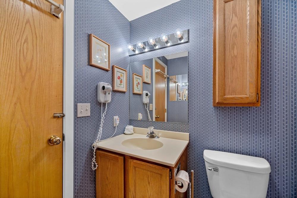 Fall Line Small Studio - Perfect For Two - On Shuttle Route W/ Amenities G6a 1 Bedroom Condo