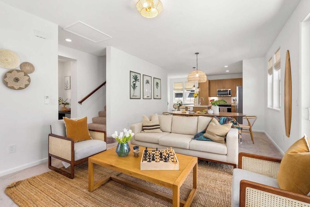 Alaula by Avantstay Gated Security Home w Valley, Ocean Views!