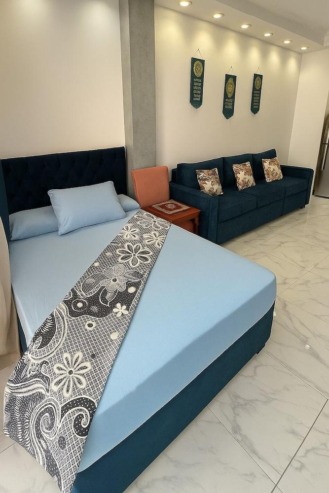 Quiet Coastal Comfort