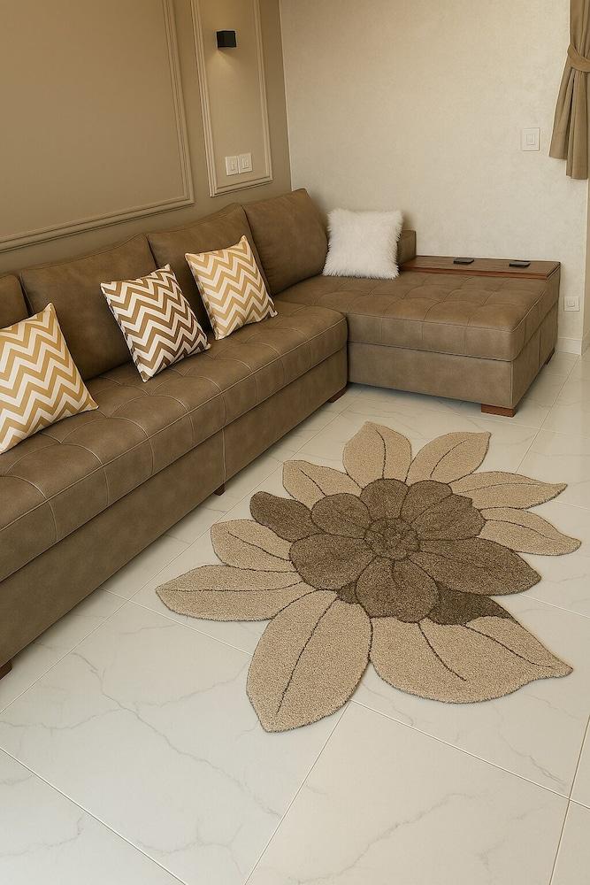 Warmth, Comfort, and Sea Views Porto Said Stay