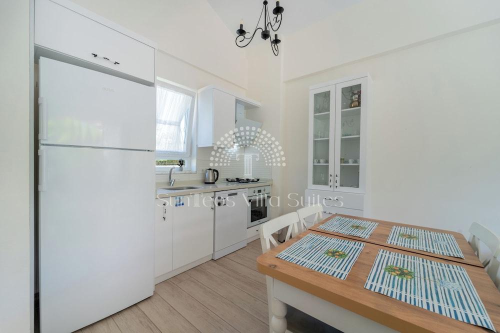 SunTeos Villa Suites