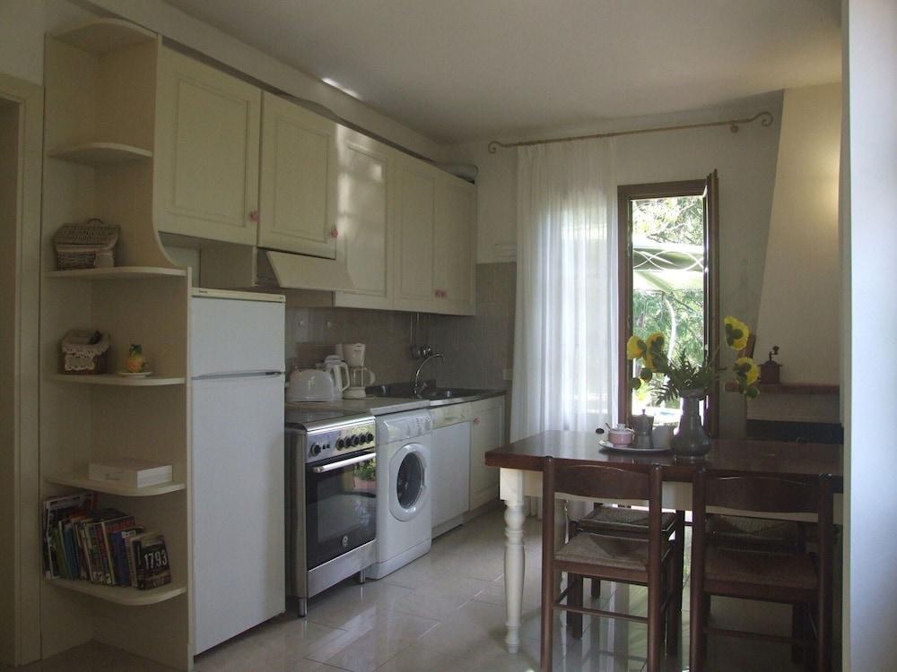 Apartment in Sassetta With Pool and Scenic Views