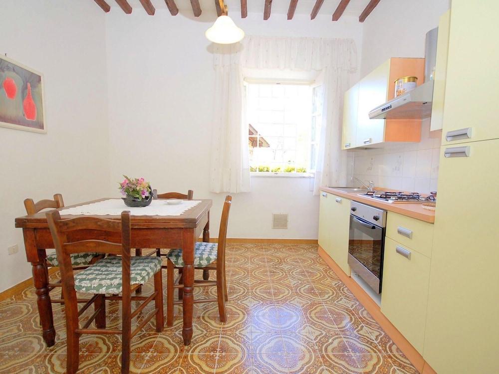 House in Ciciana With Pool and Scenic Views