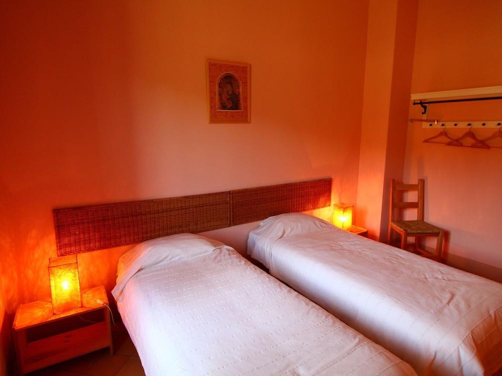 Villa Near Lake Bracciano With Pool