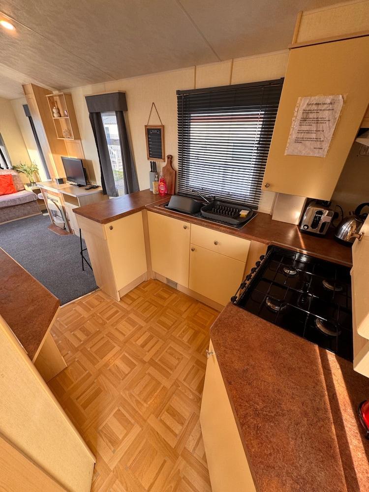 3 Bed Caravan, 8 Berth, Pet Friendly, Parking