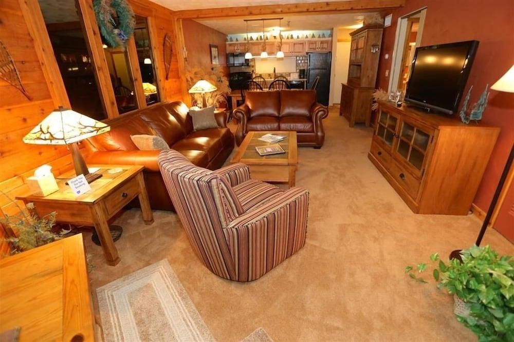 Seven Springs Stoneridge 3 Bedroom Standard Condo, Single Level! by RedAwning