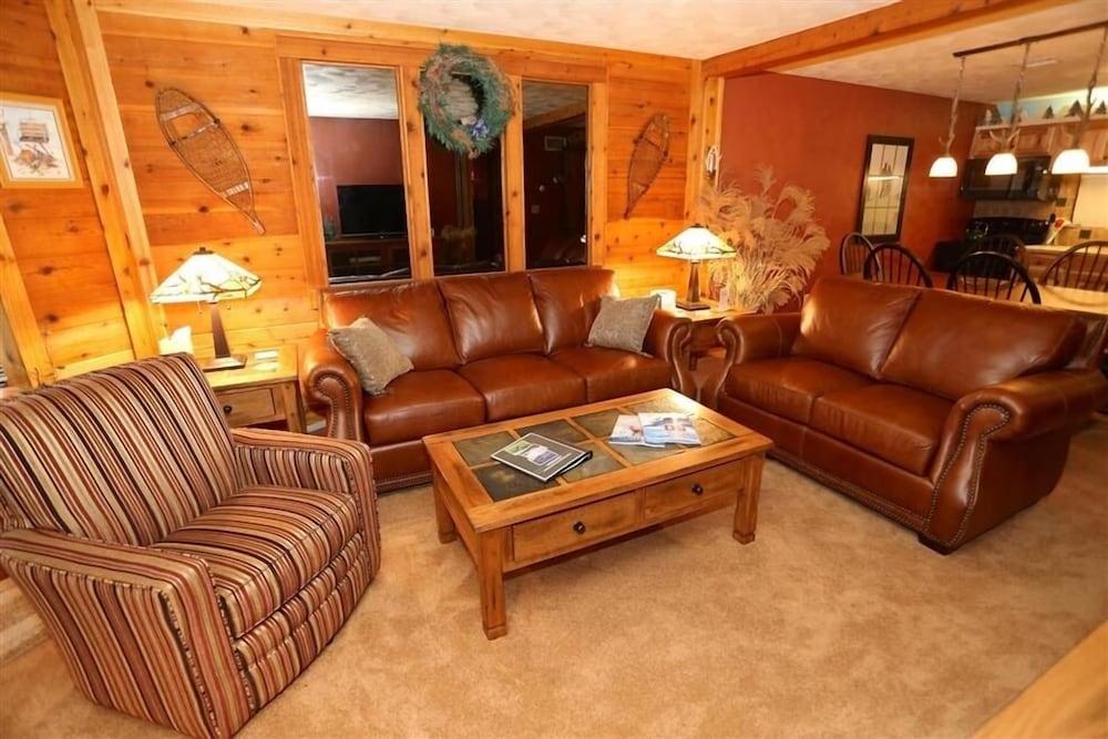 Seven Springs Stoneridge 3 Bedroom Standard Condo, Single Level! by RedAwning