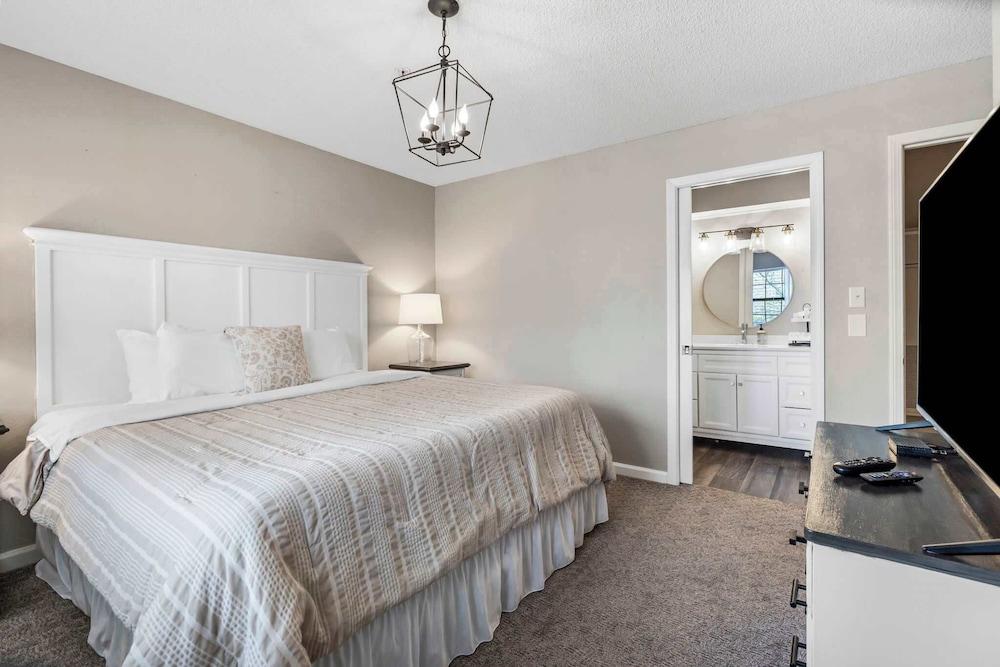 Farmhouse at the Foothills - Perfect Escape