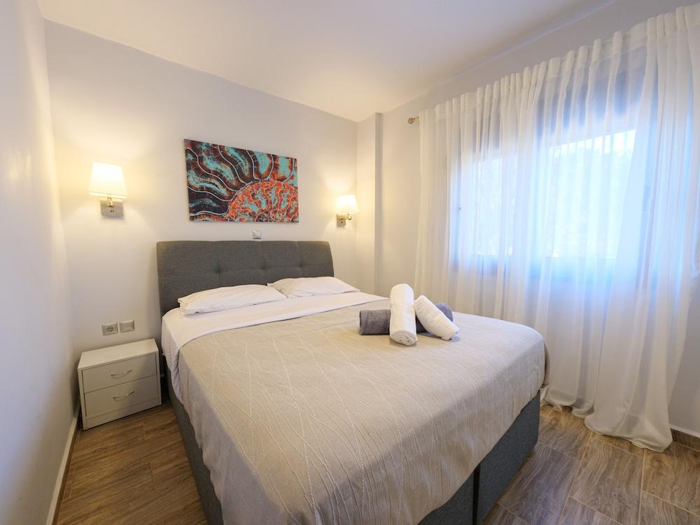 OLD OLIVE TREE COTTAGE