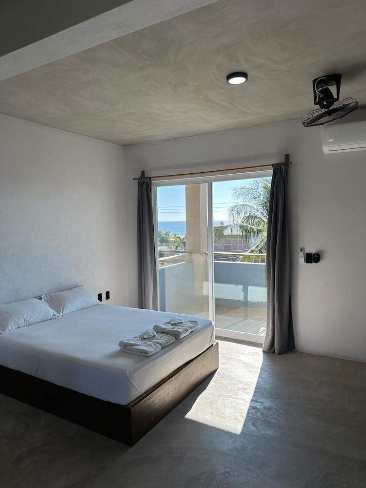 Straw Hat Surf Hostel