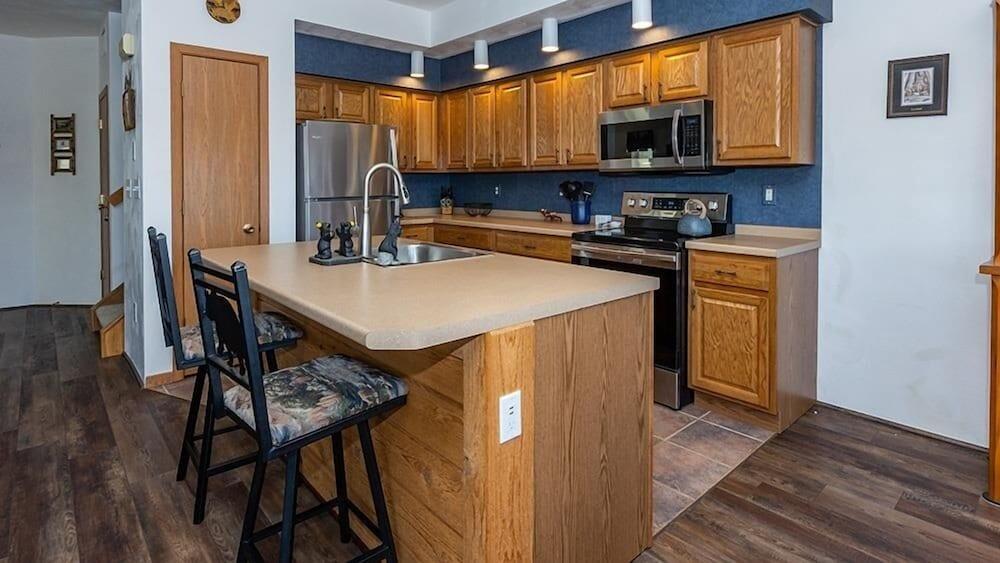 Seven Springs 4 BR Premium Condo, Deck with Views by RedAwning