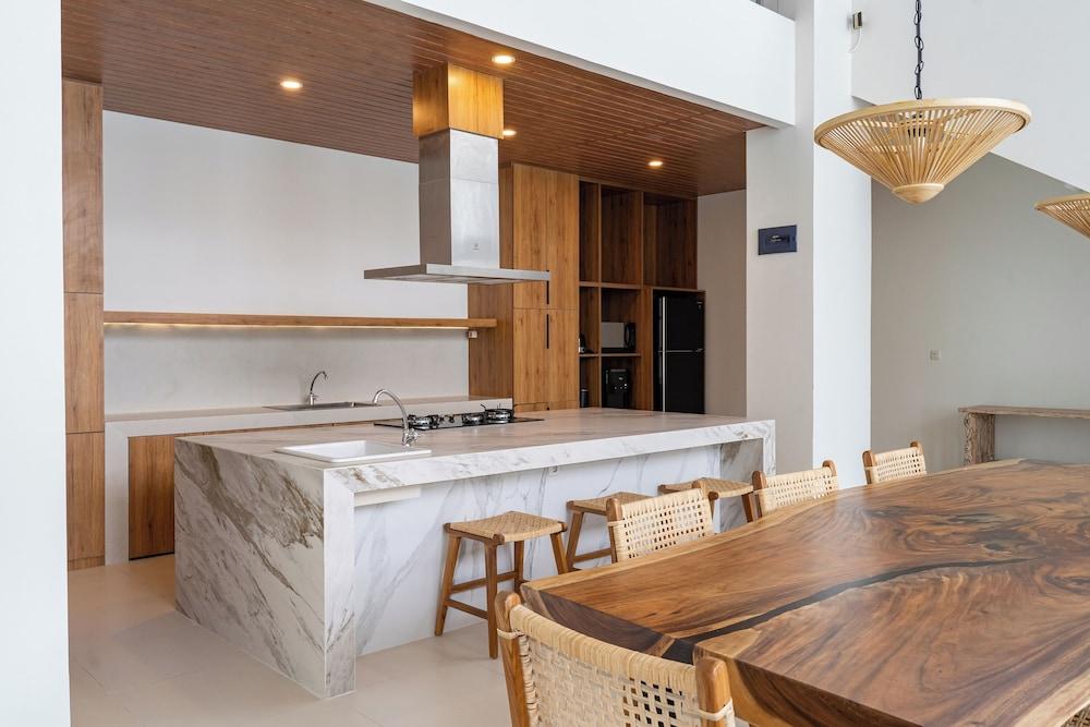 Lavender Rooftop 3BR Villa with a Heated Private Pool