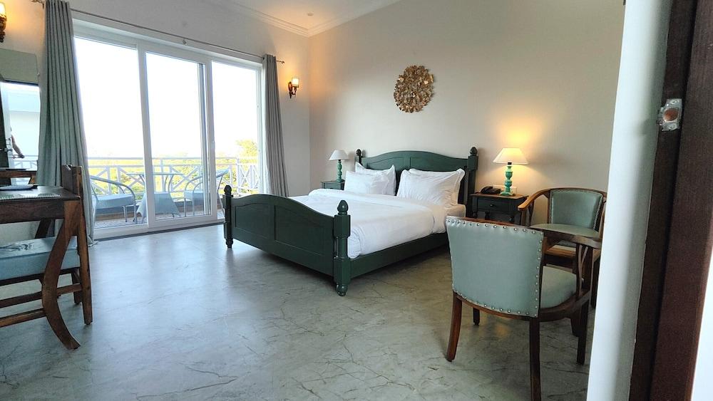 The Sky Imperial Pavoreal Jungle Resort