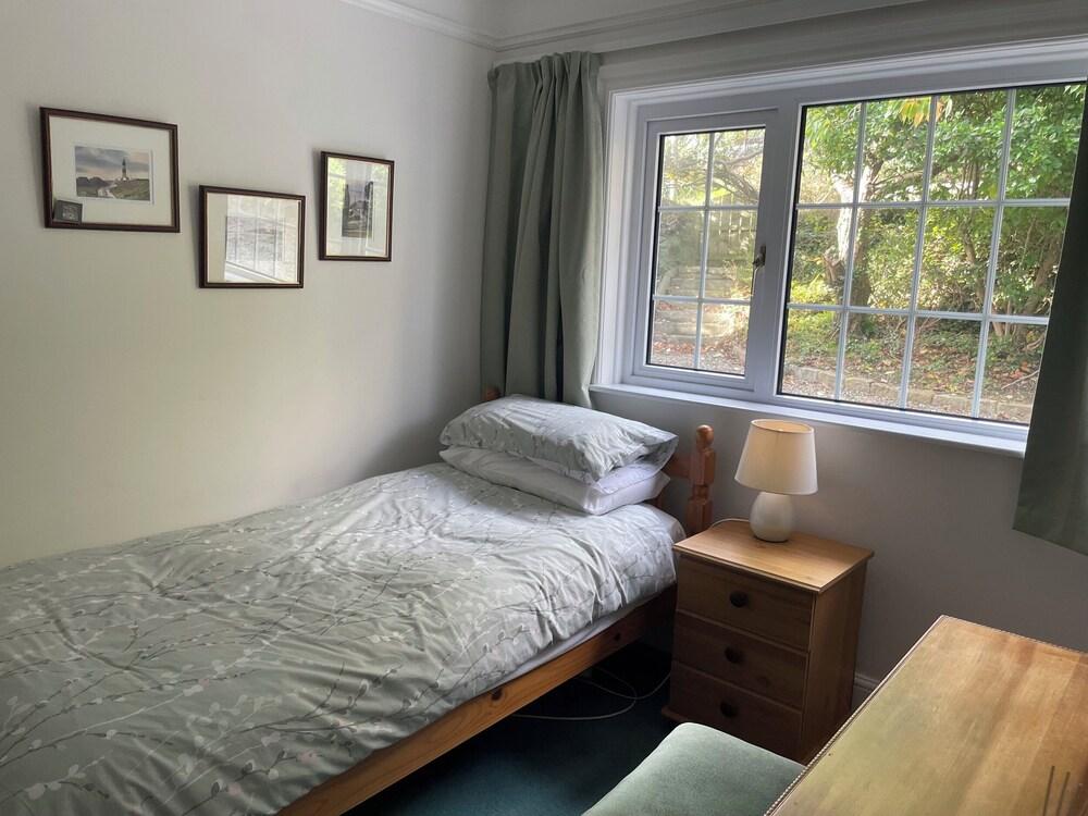 Rocklea Seaside Cottage