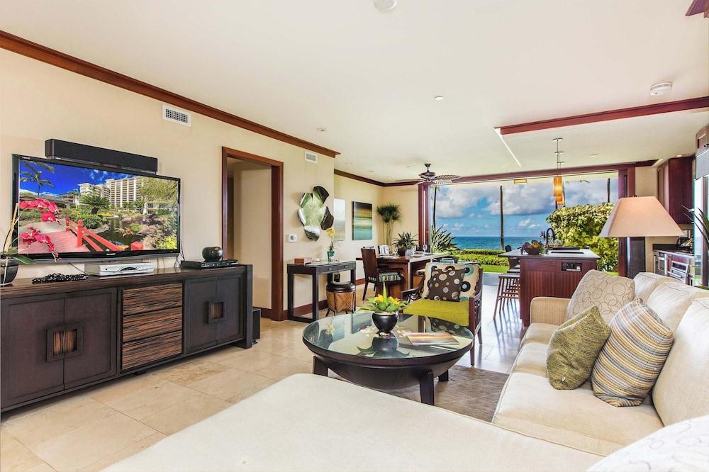 Hale Papakea Ko Olina Beachfront Villa w/ Views