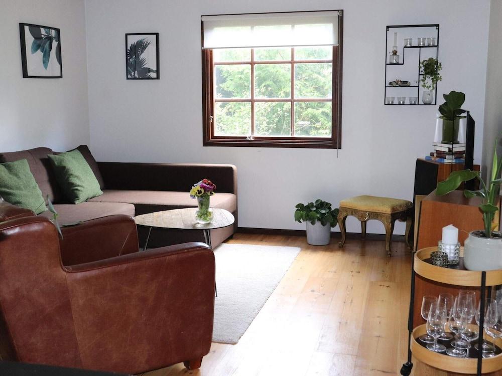 5 Person Holiday Home in Hjarnarp-by Traum
