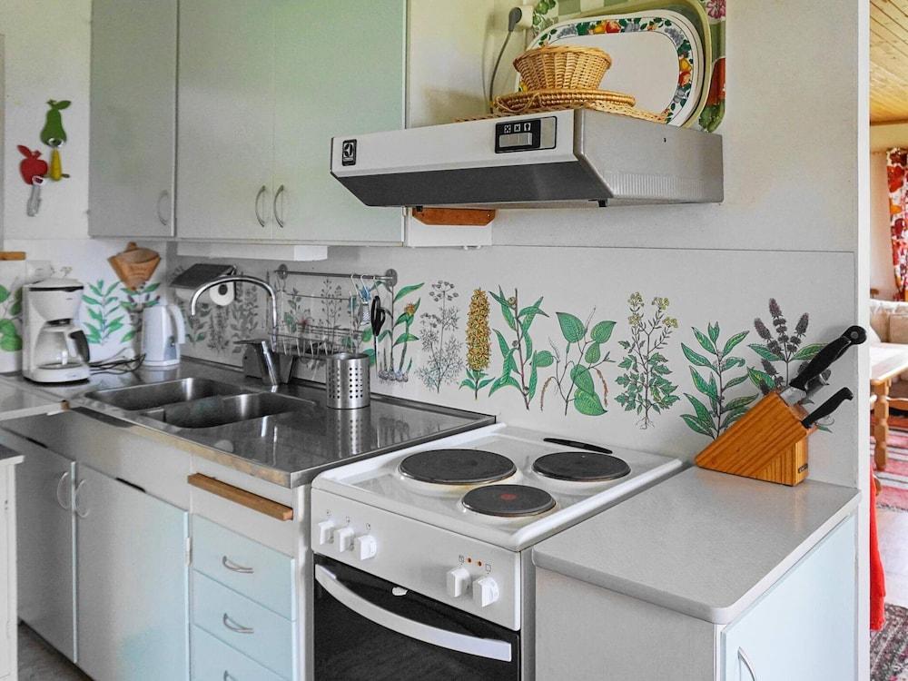 6 Person Holiday Home in Holsljunga-by Traum