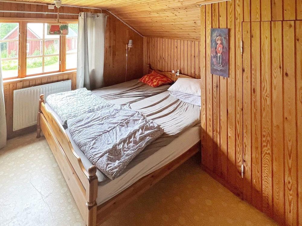 7 Person Holiday Home in Algaras-by Traum