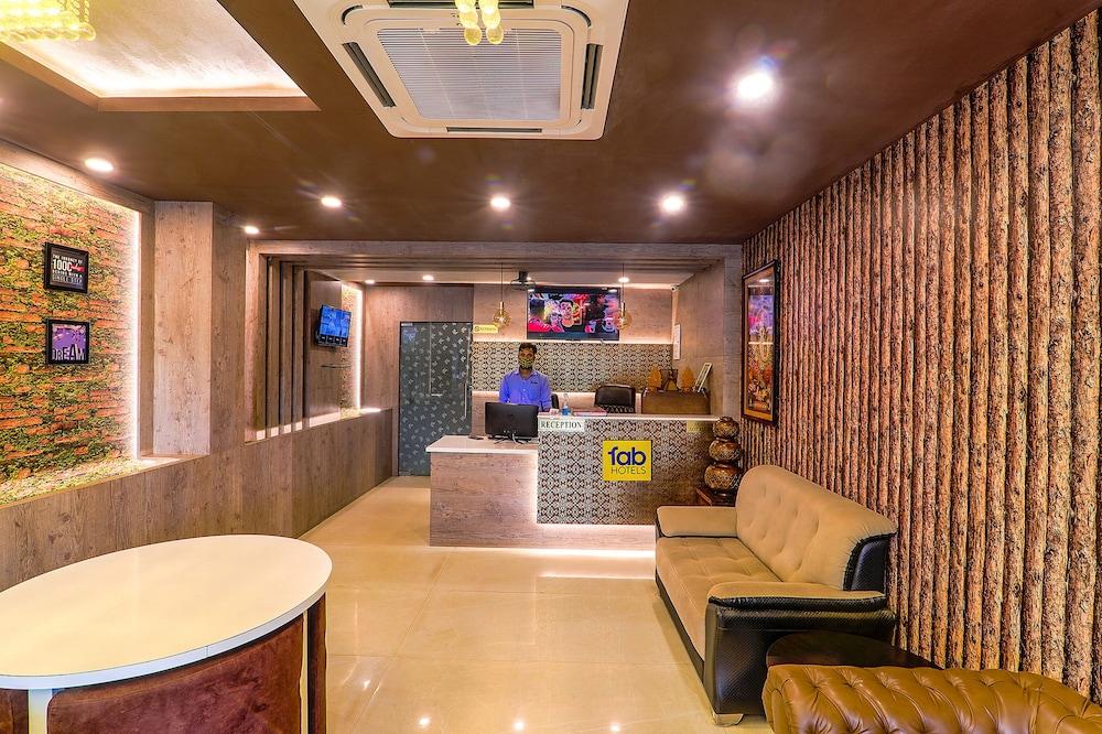 FabHotel Rudra Inn & Cafe I