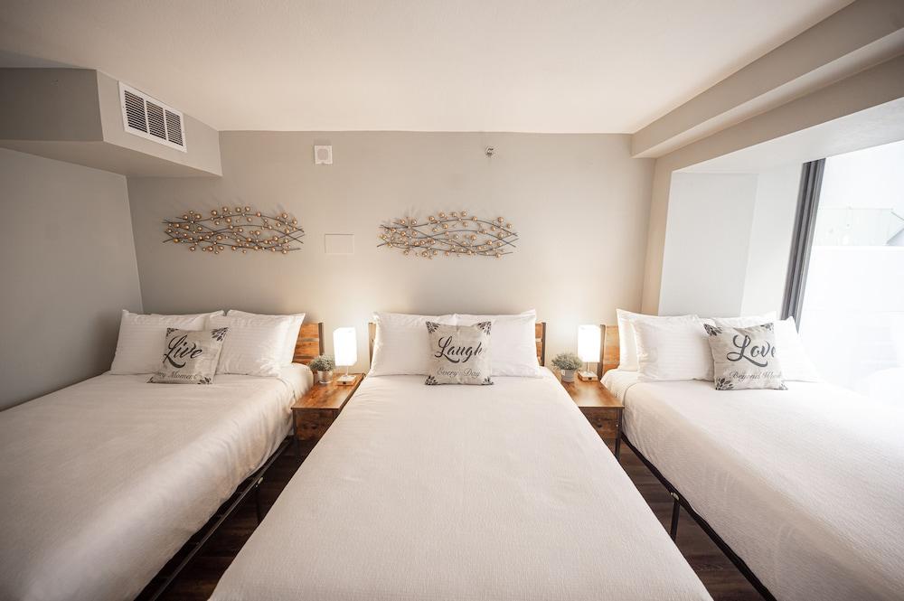 Stay Together on The Strip - 3 Bed Condo