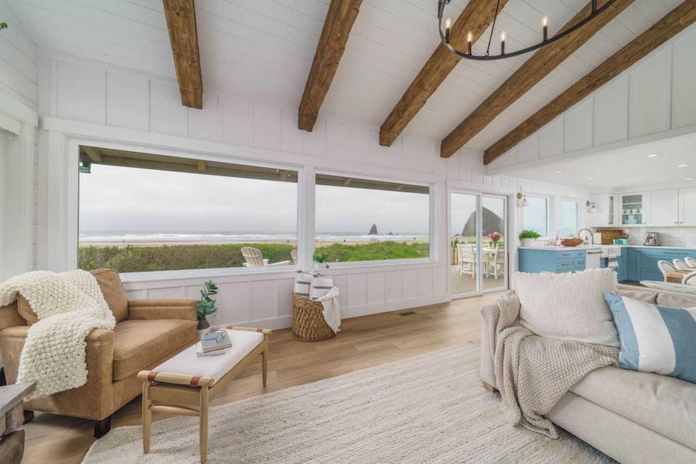 Driftaway by Avantstay Direct Cannon Beach Access w/ Stunning Views
