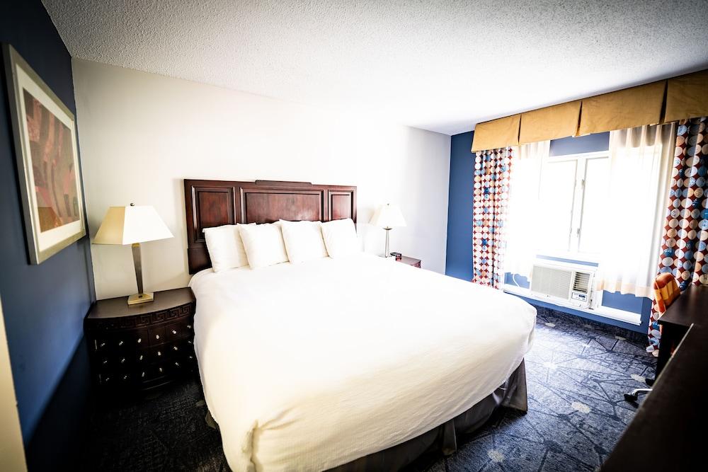 Manistee Inn & Marina