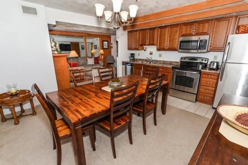 Seven Springs Stoneridge 3 Bedroom Standard Condo, Mountain Views! by RedAwning