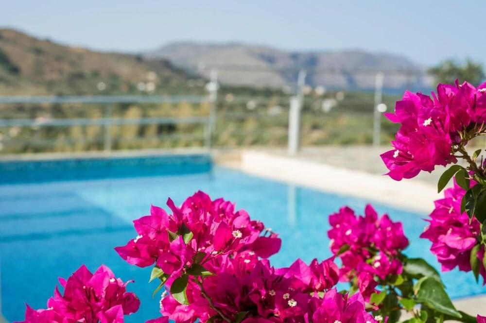 Villa Dafni Panoramic Lake View