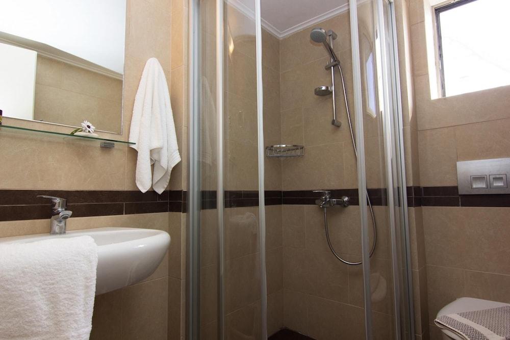 One Bedroom Apartment No 6