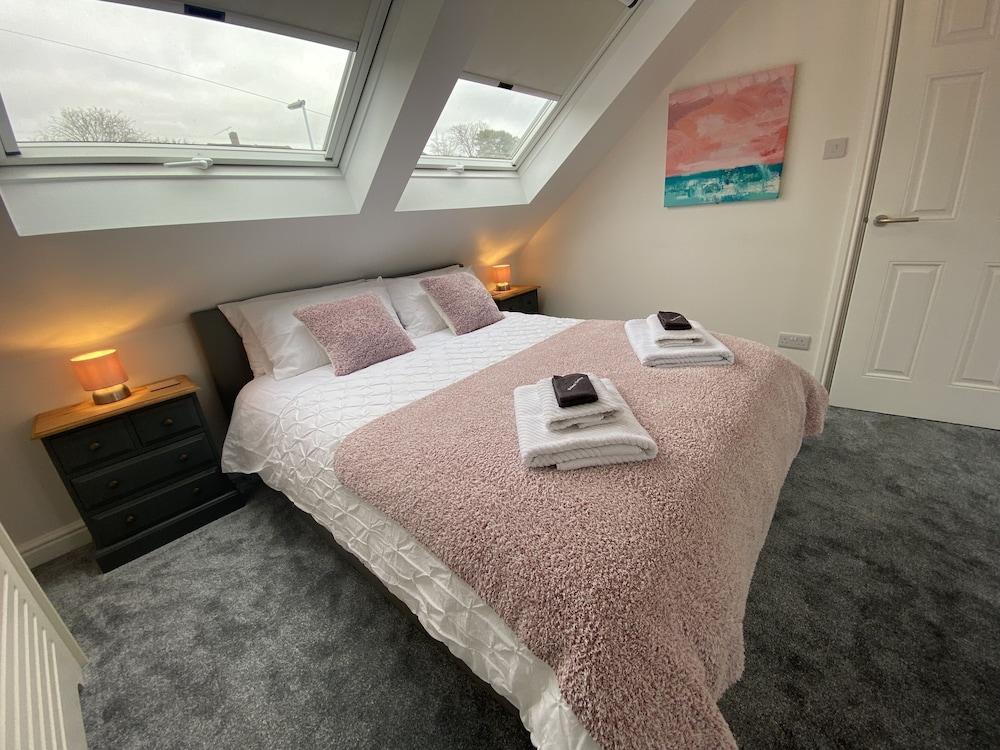 Willows Worthing 4 bed With ev Charger & sea Views