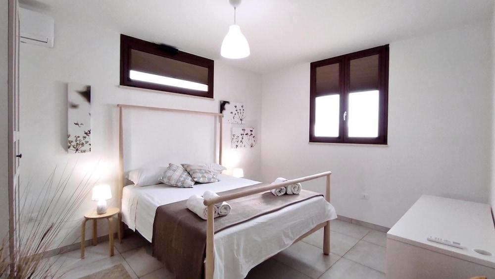 Residenza Arcangela - 4 Alloggi con 2 Piscine Private nel Salento - Fino a 20 Posti Letto