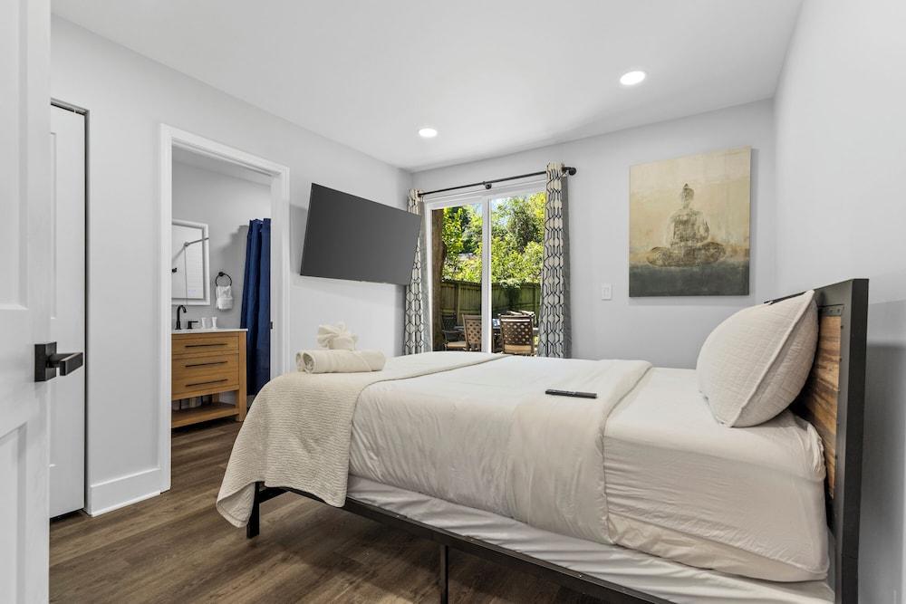 Bright and Modern Close to Everything