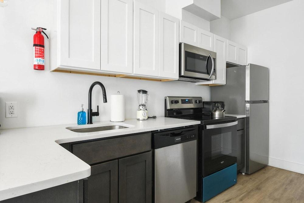 Luxury Studio 30 Mins to Manhattan Evonify