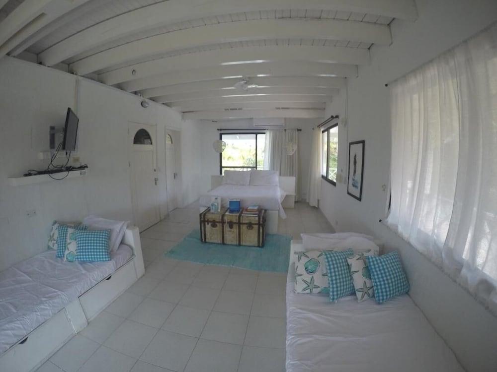 Ocean View Sai, Five Bedroom Holiday Home