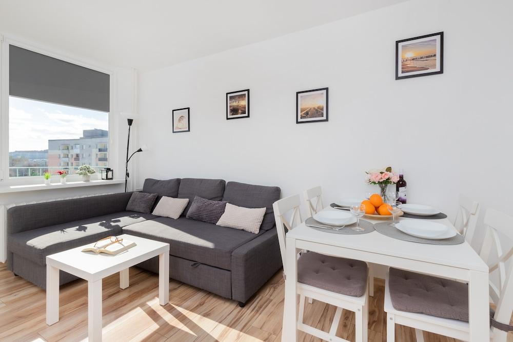 Pet-friendly Studio Gdansk by Renters