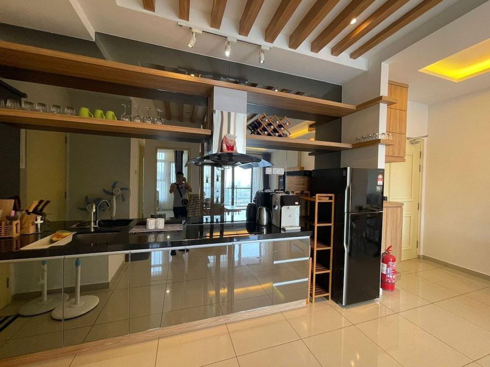 Atlantis Residence by D'sney Guest House