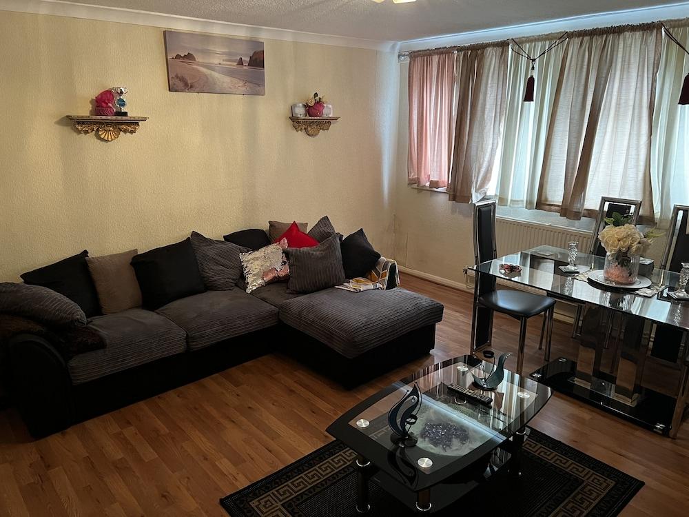 Stunning 2-bed Apartment in Bristol