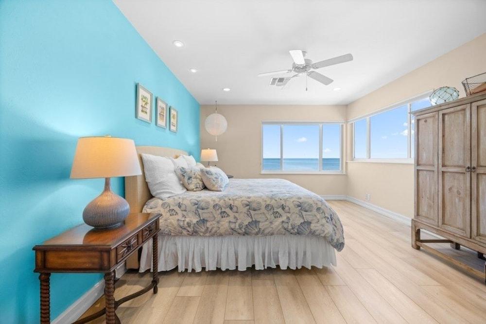 Ark 3 Bedroom Condo by RedAwning