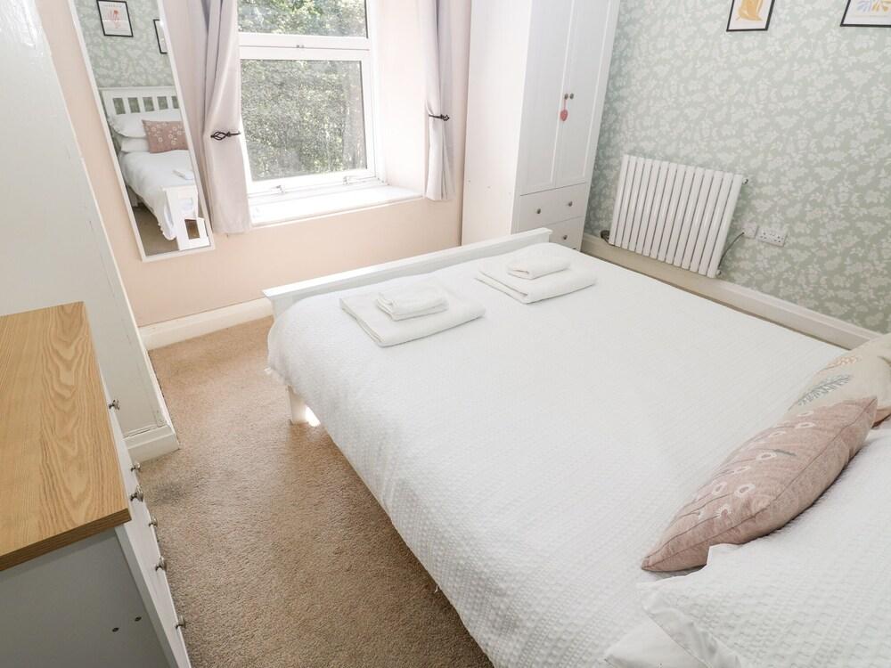 Joyces Cottage, 2 Brown Hill