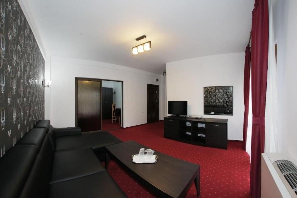 Hotel Rebis International