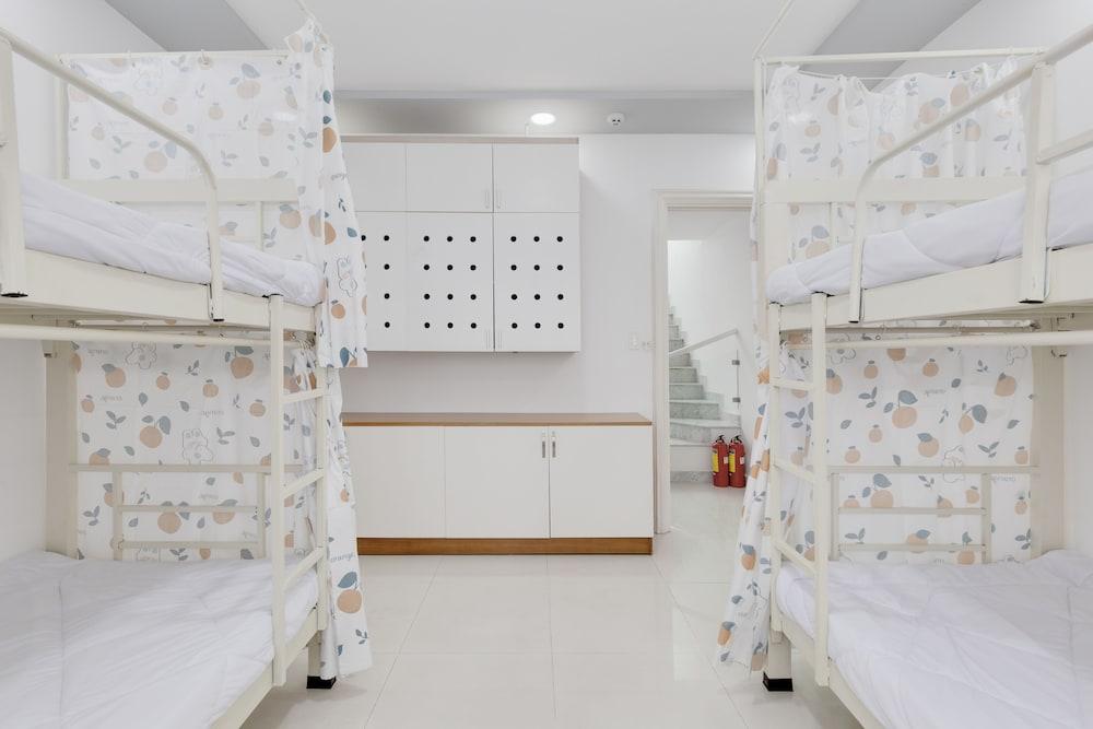 Saigon Authentic Hostel & Tours