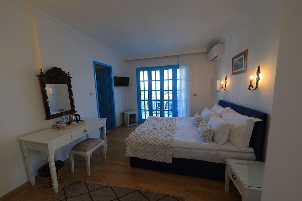 Bellapais Abbey Hotel